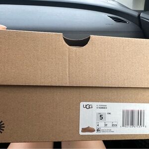 Women’s Size 5 Uggs Tasman II